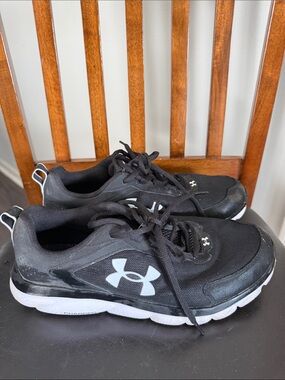 Under Armour Sneakers